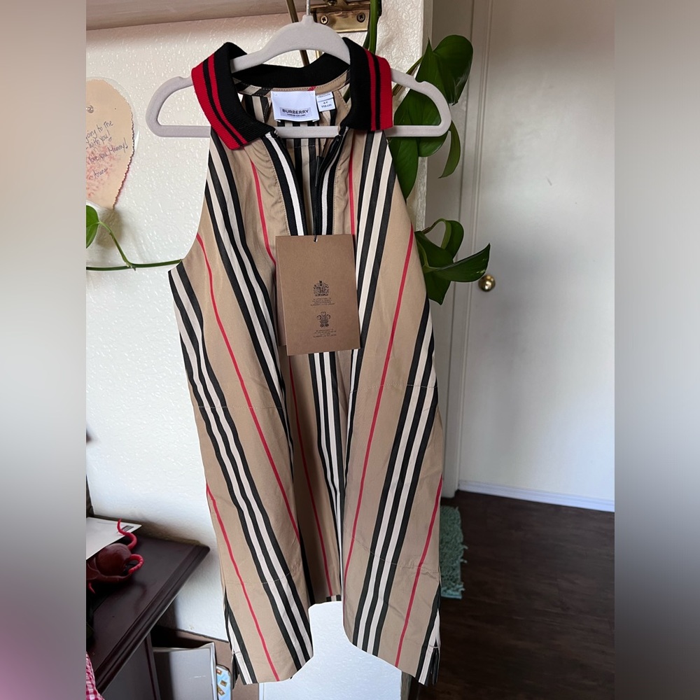 Burberry dress - size 6 kids - NWT
